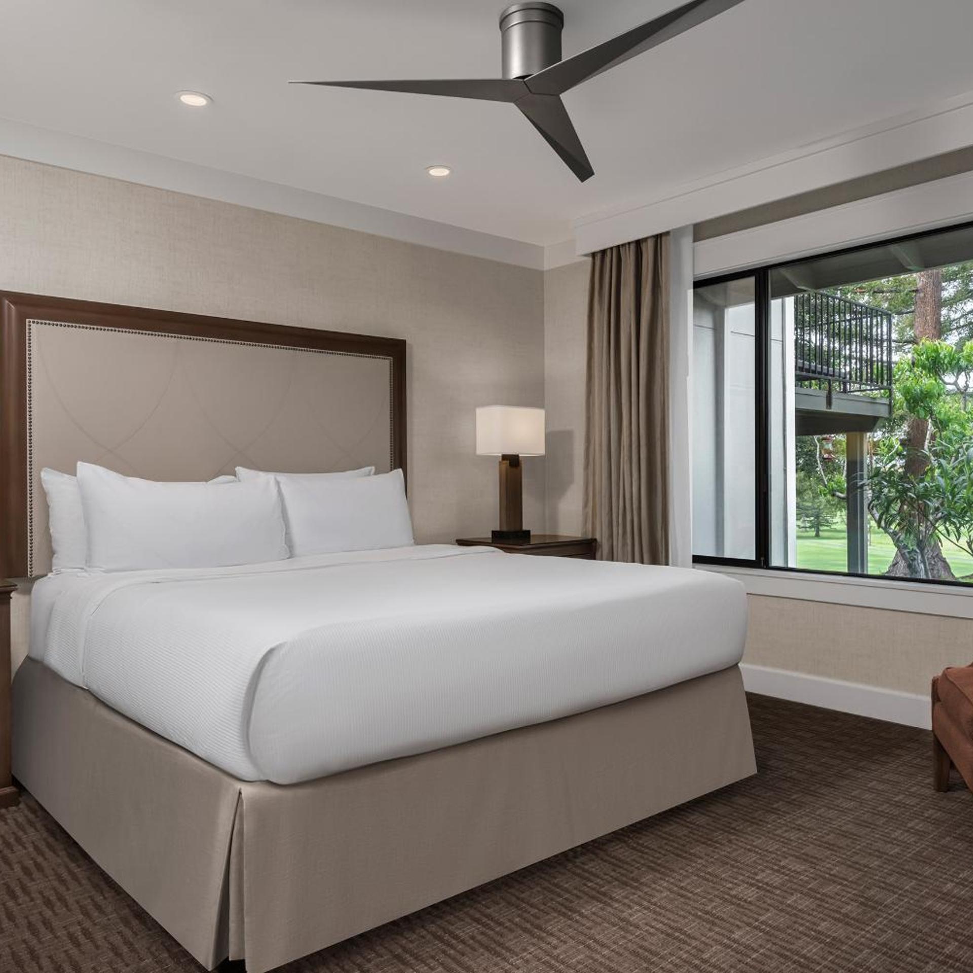 3 Bedrooms, Creek, Oak, Suite