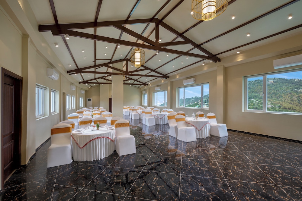 JuSTa Luxe Birding Resort and Spa Dharmshala 39/61