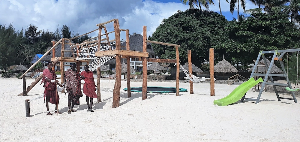 Paradise Beach Resort 26/50