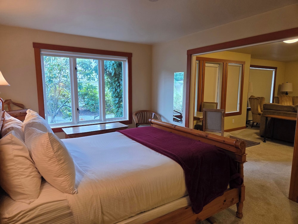 Spinnakers Brew Pub Guest Houses 15/58