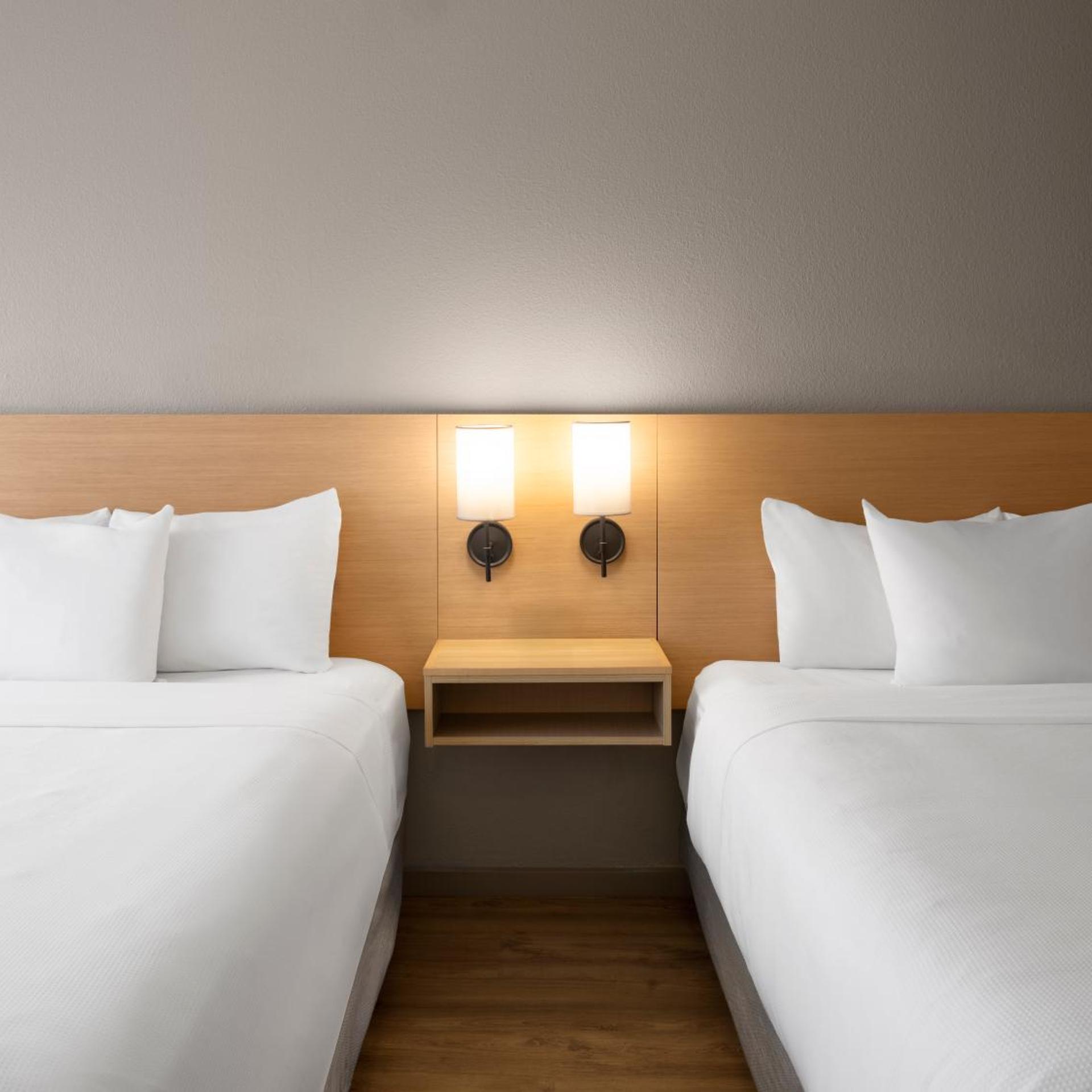Specialty, 2 Queen Beds