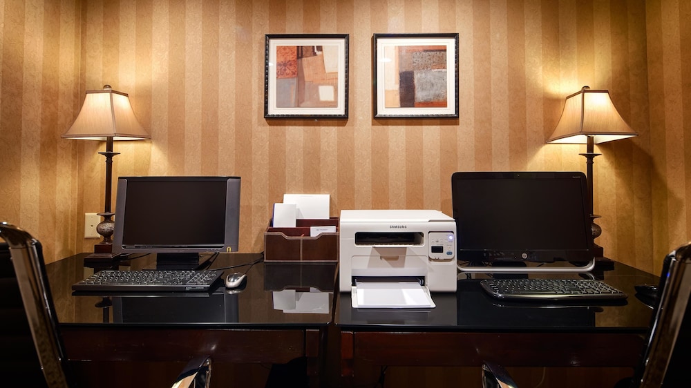 Best Western Plus Russellville Hotel & Suites 27/32