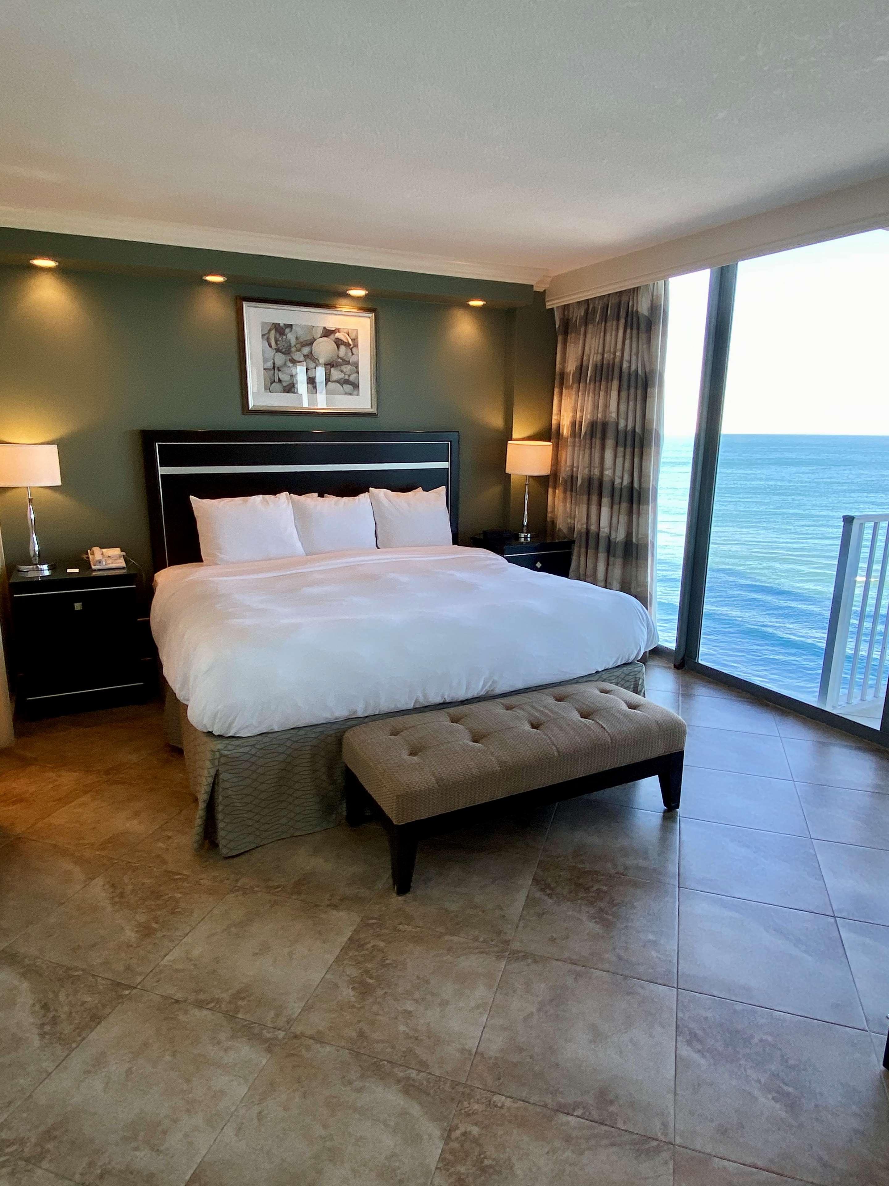 1 Bedroom, Suite, King Bed, Ocean Front