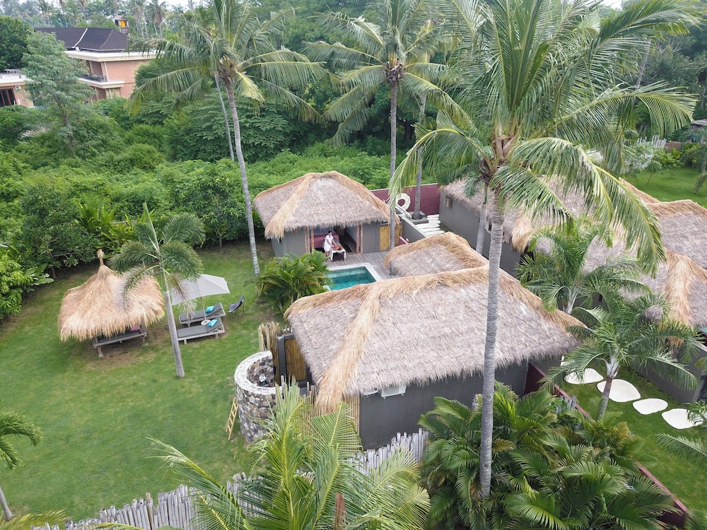 Slow Private Pool Villas 22/40