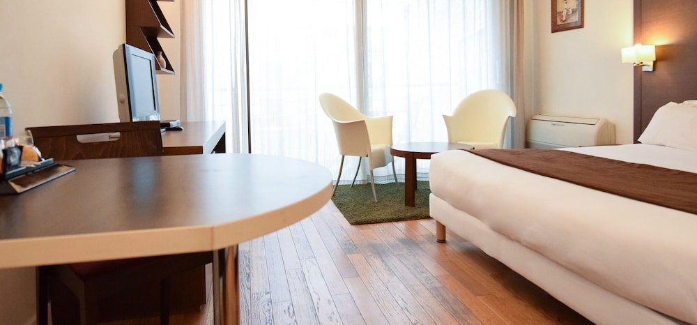 RESIDHOTEL IMPERIAL RENNEQUIN 10/29