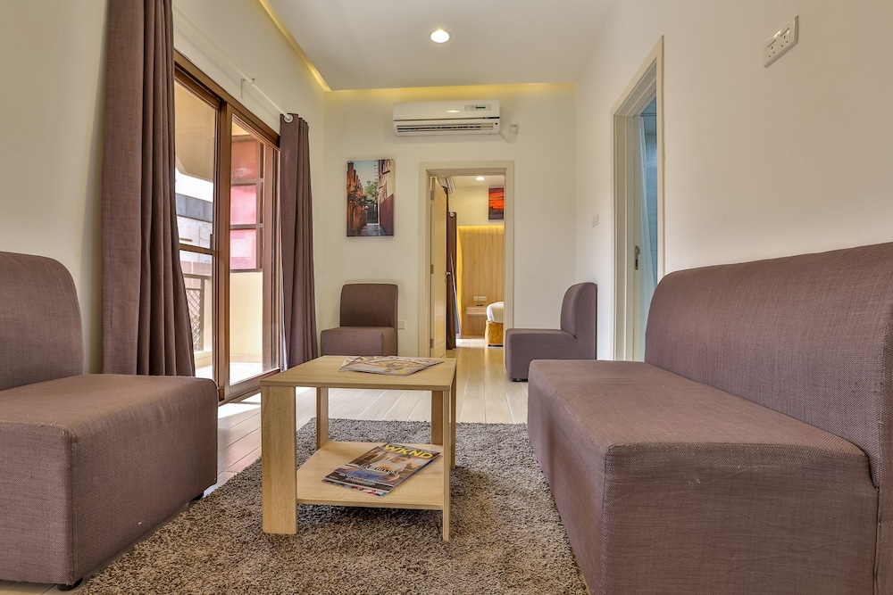 Capital O 314 24 Gold Hotel 38/49