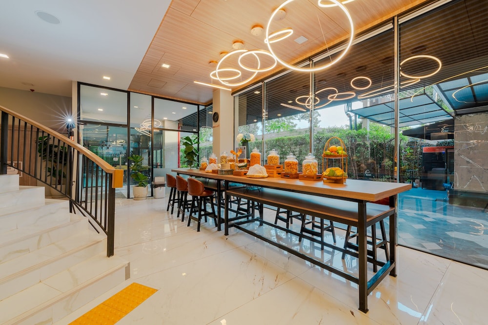 MOOSE HOTEL CHIANGMAI 11/50