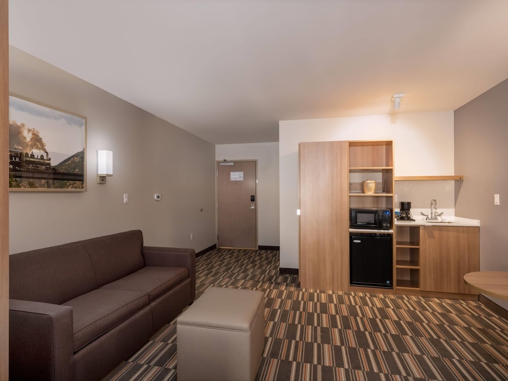 Microtel Inn and Suites by Wyndham Georgetown Lake 43/55