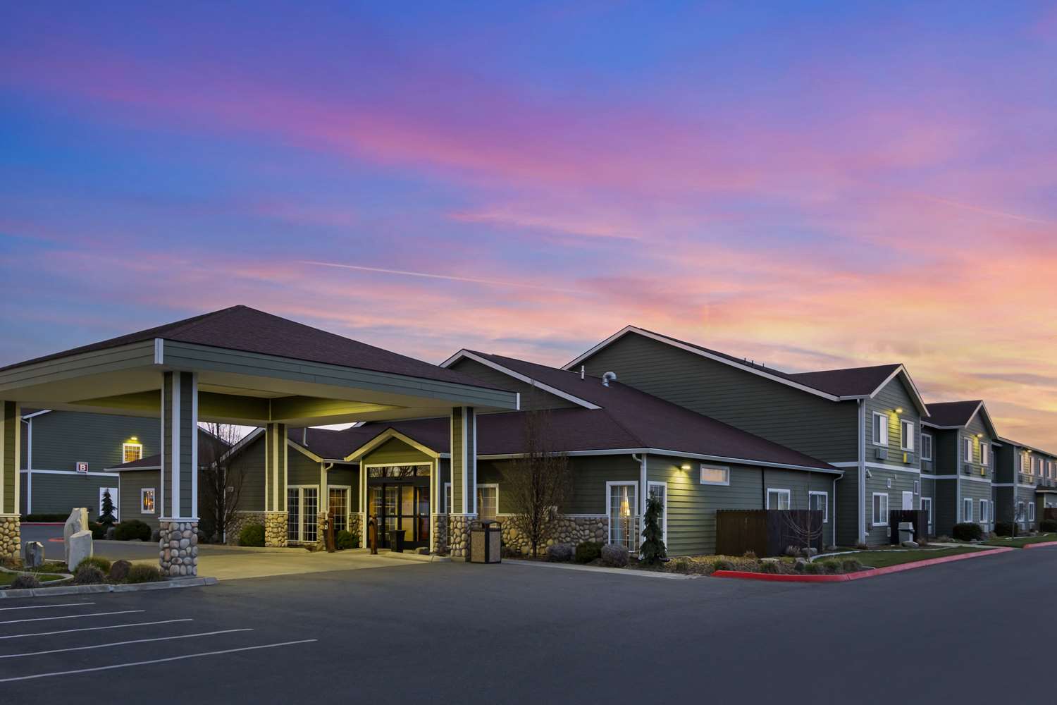 Best Western Plus The Inn At Horse Heaven 1/15