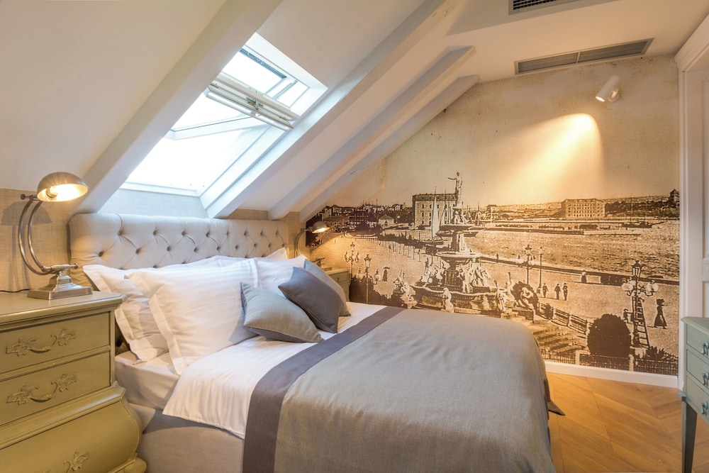 Procurator 7 Luxury Rooms 30/72