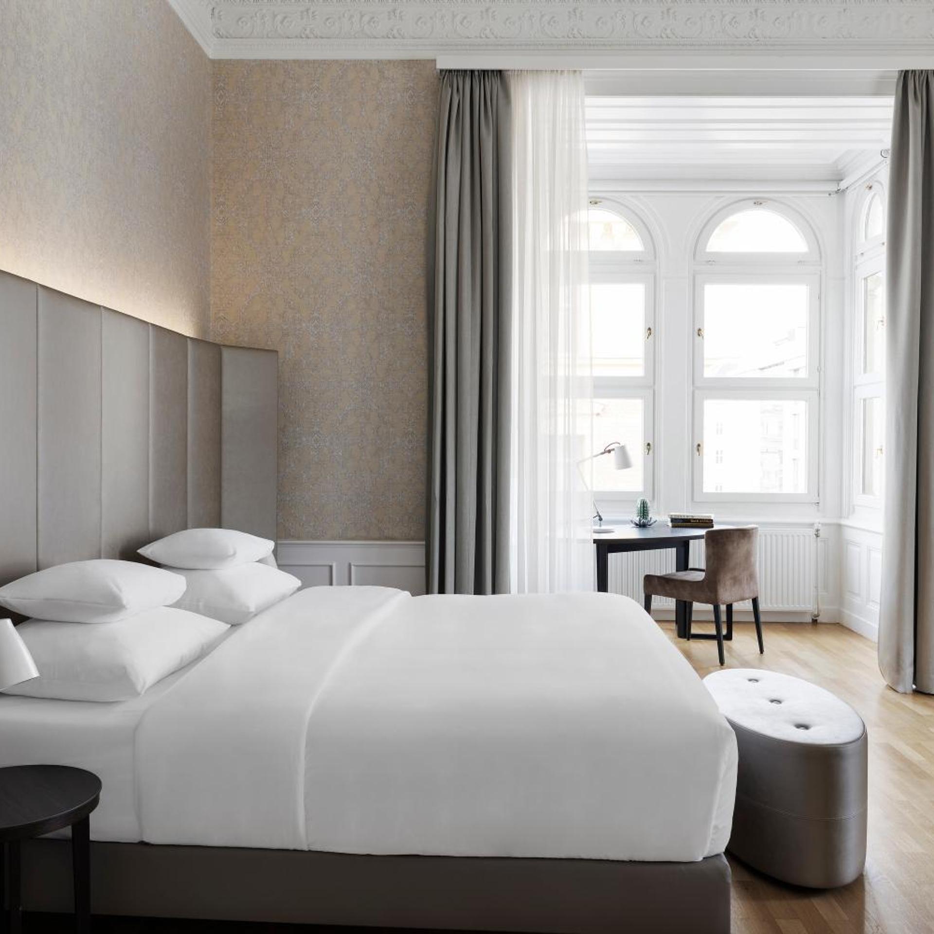 Family Suite, Junior Suite, King Bed, Sofa