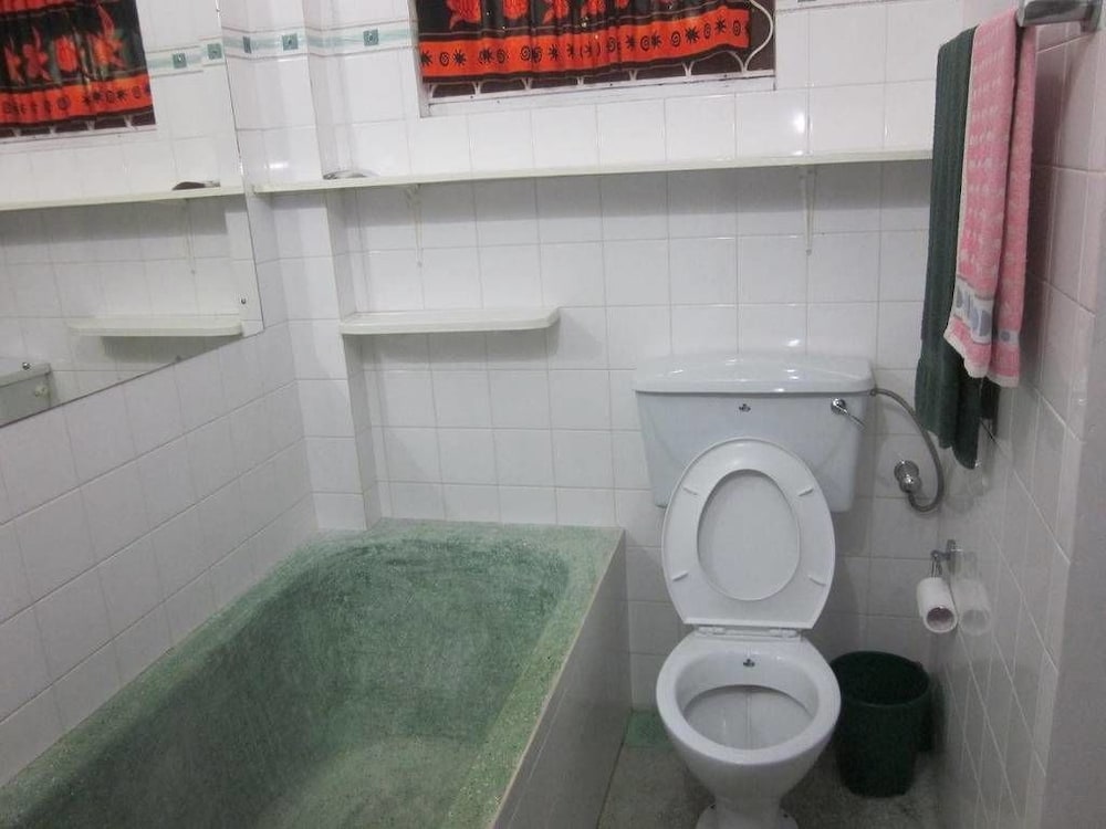 Leijay Resort 50/50