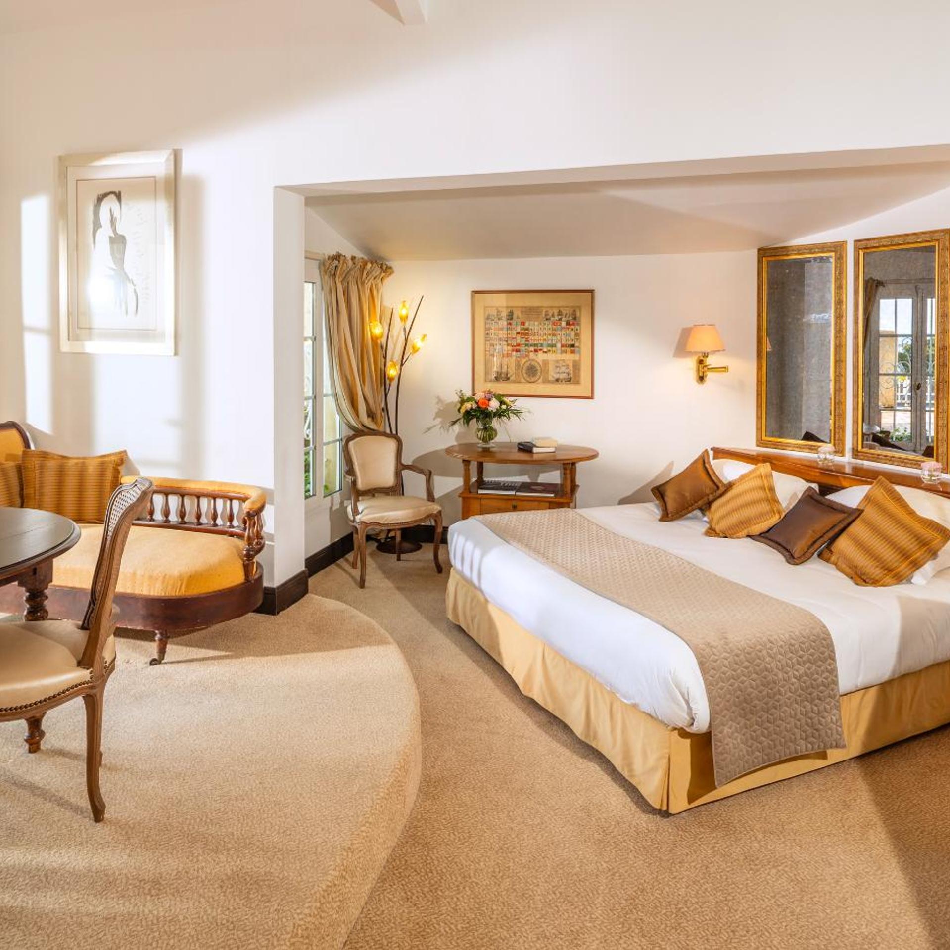 Junior Suite, Garden and Sea View, Terrace