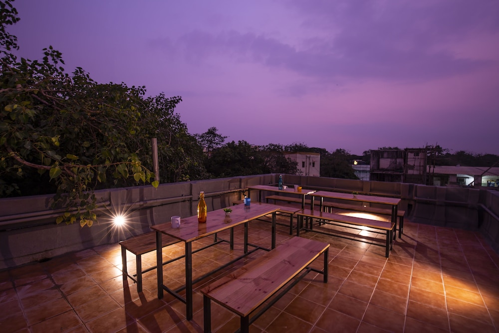 Locomo Hostel - Mumbai Airport 28/50