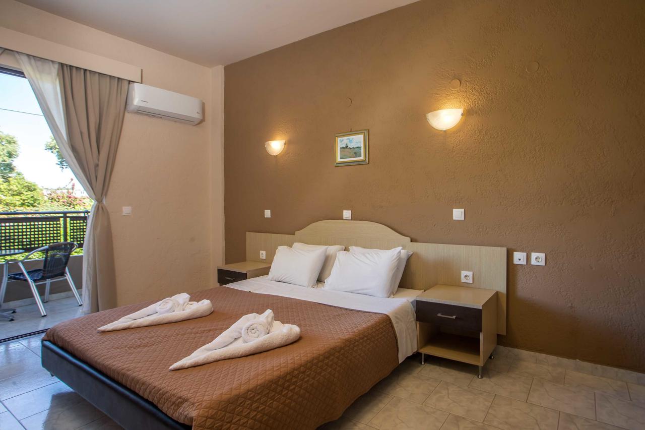 Santa Helena Hotel 38/90
