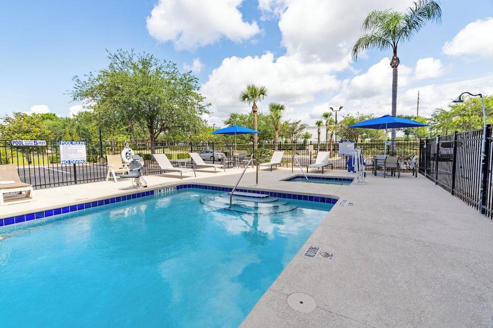 Holiday Inn Express Hotel And Suites Orange City 39/63