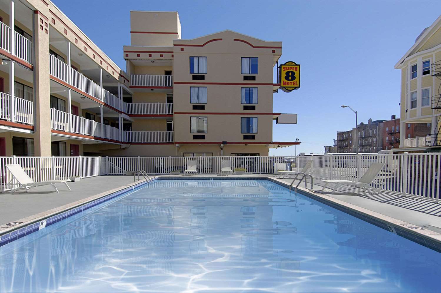 Super 8 by Wyndham Atlantic City NJ 18/21