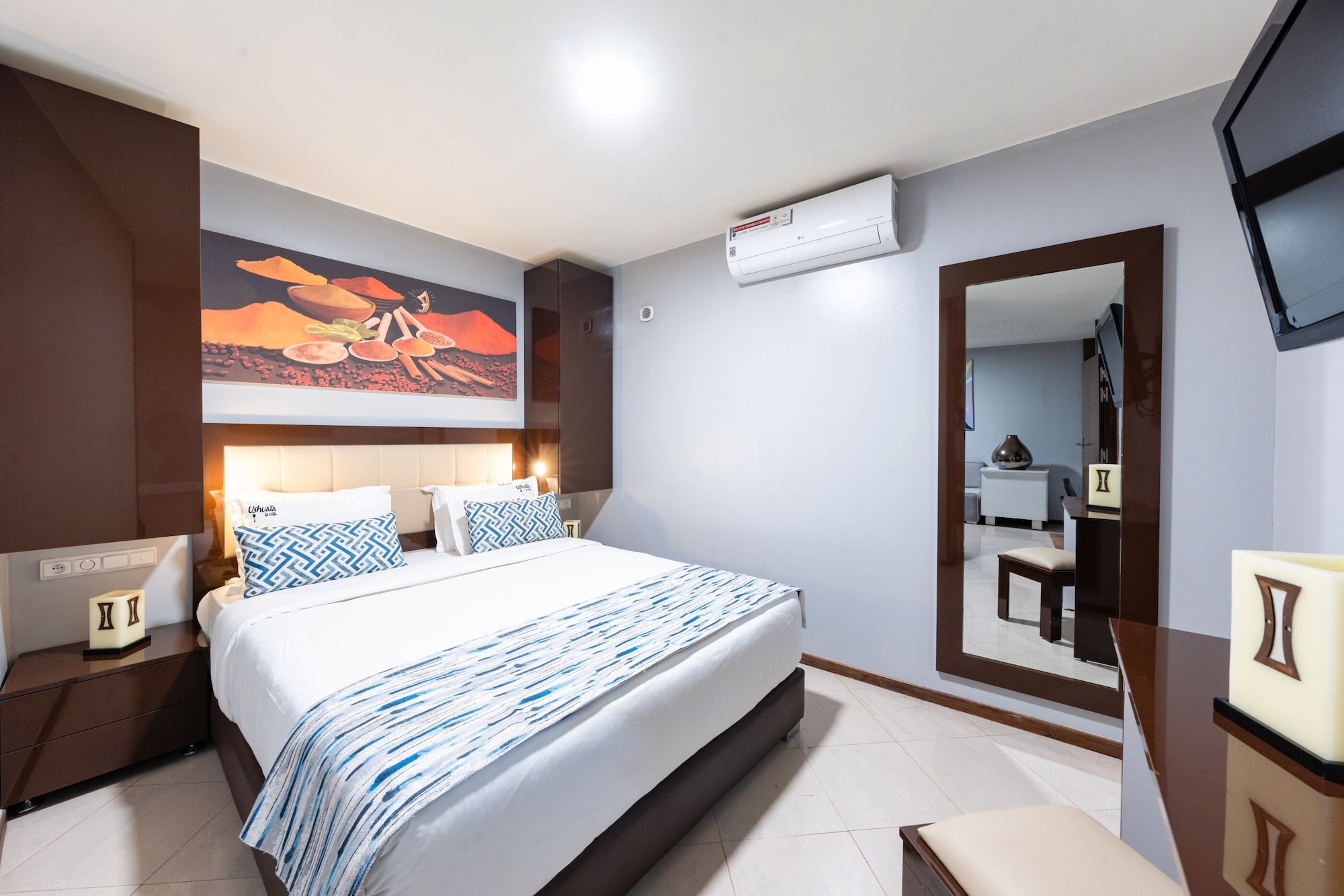 غرفة قياسية بفراش فوتون وسرير كوين وسرير فردي، Riad Ushuaia la Villa - Centre Marrakech 2/8