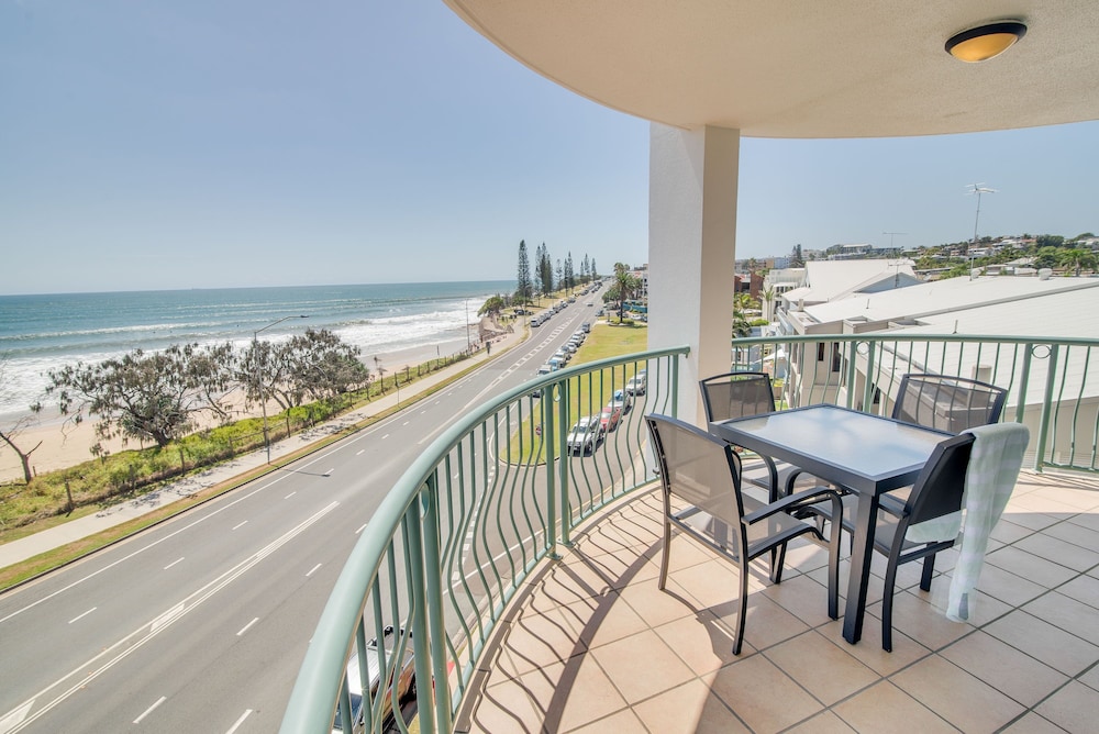 Grand Palais Beachside Resort 70/94