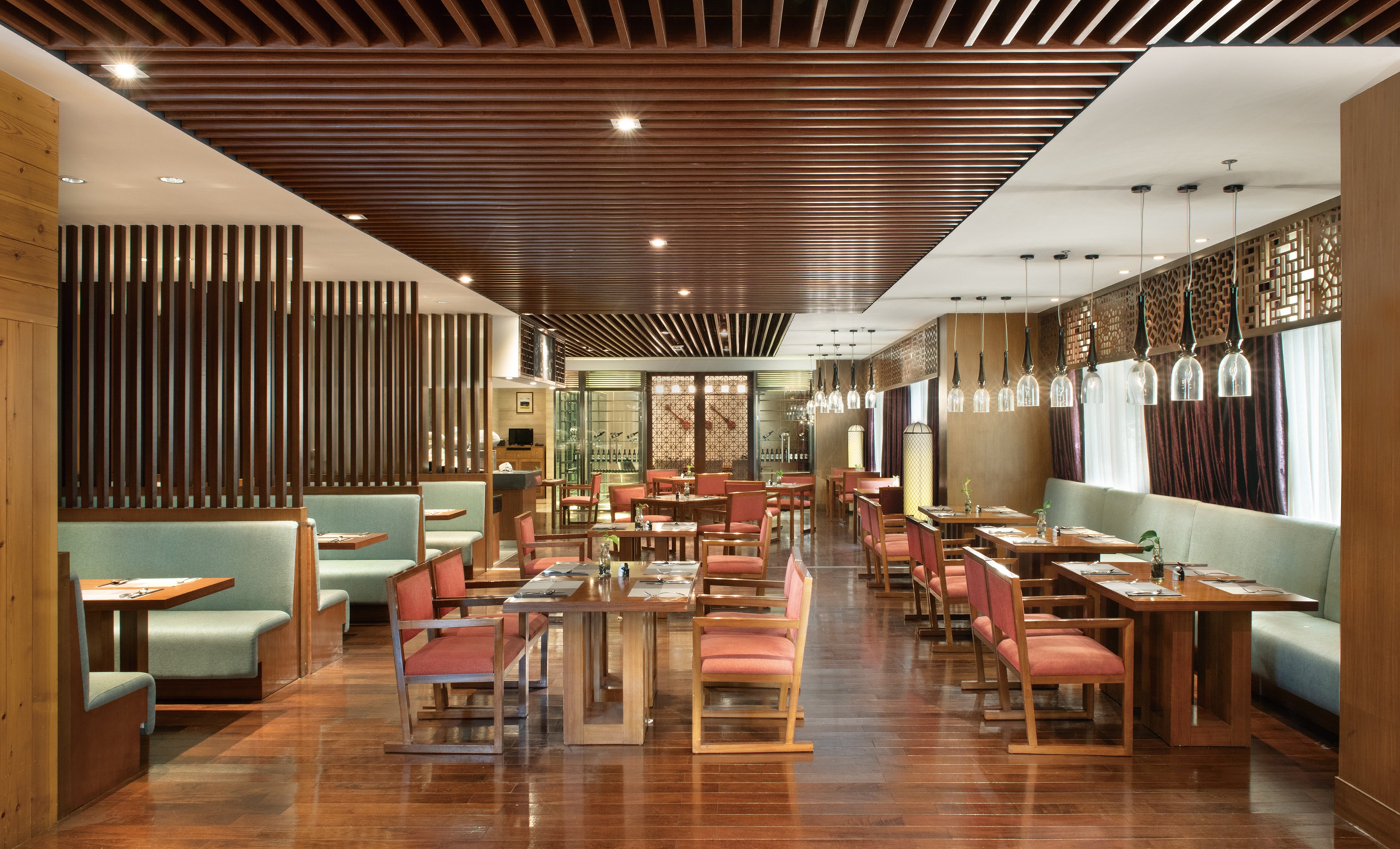 Crowne Plaza Yading 54/81