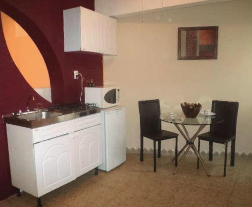 Satya Suites Hotel 4/50