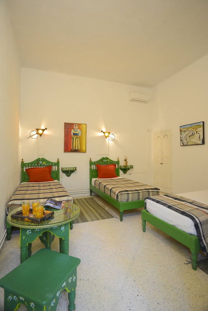 Dar Ya Hostel 41/66