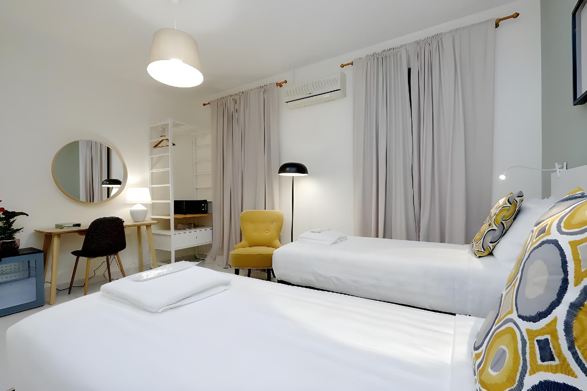 Deluxe, 2 Double Beds