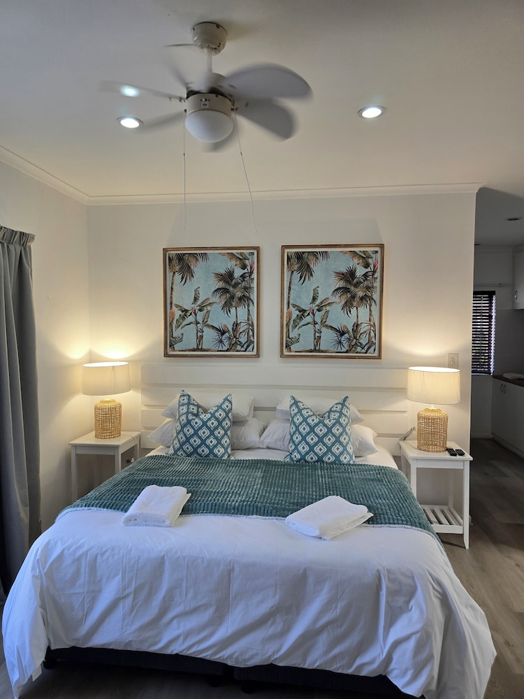2 BEDROOMS, FAMILY, POOL VIEW