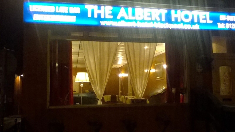 The Albert Hotel 2/41