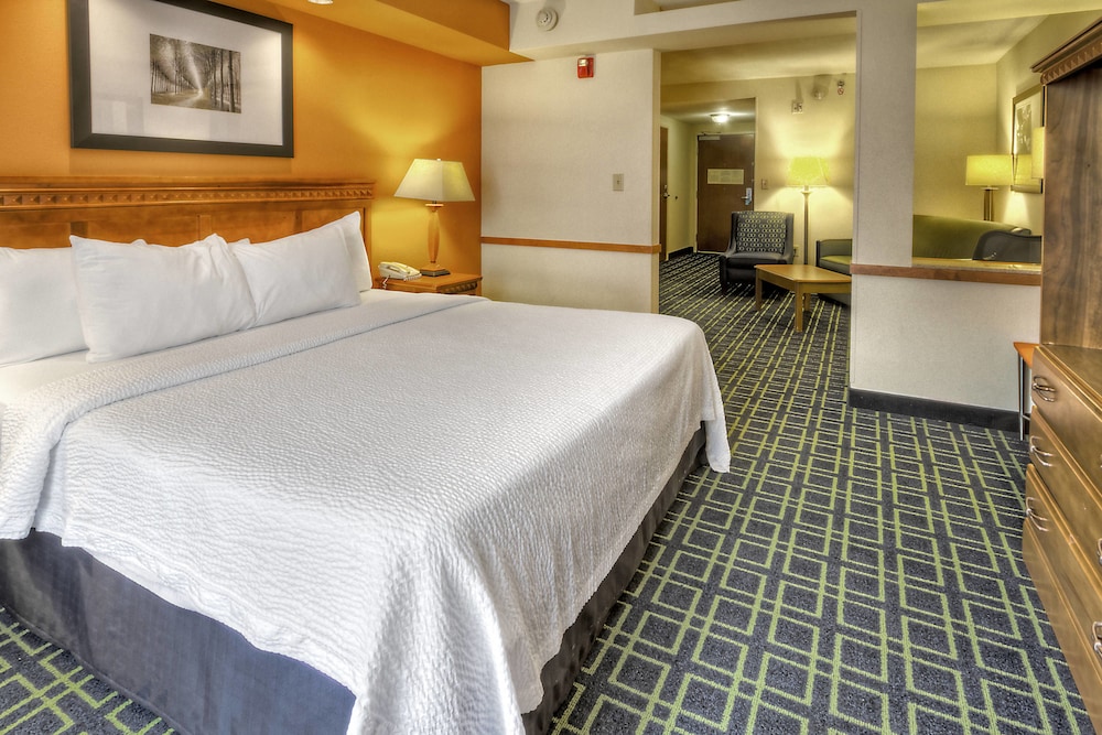 Spark by Hilton Murfreesboro 10/34