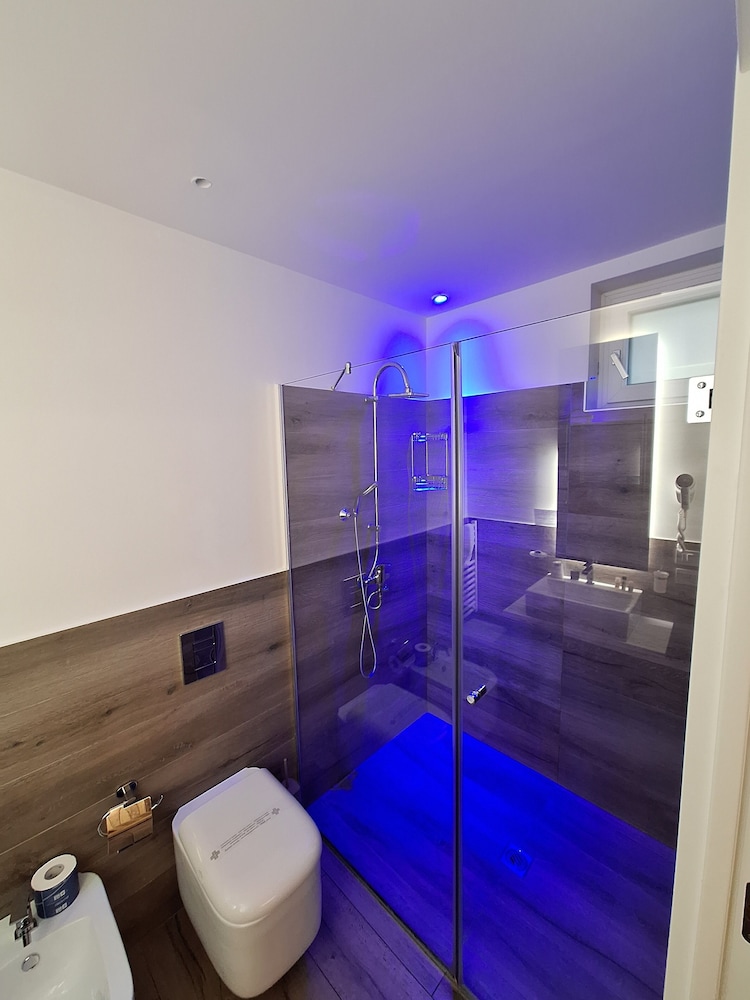Luxmari hotel & spa 61/64