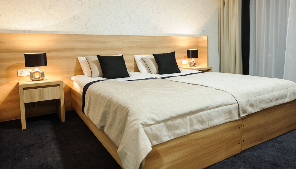 Deluxe, Double Bed