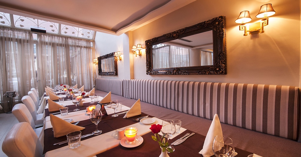 Le Caspien Hotel 47/52