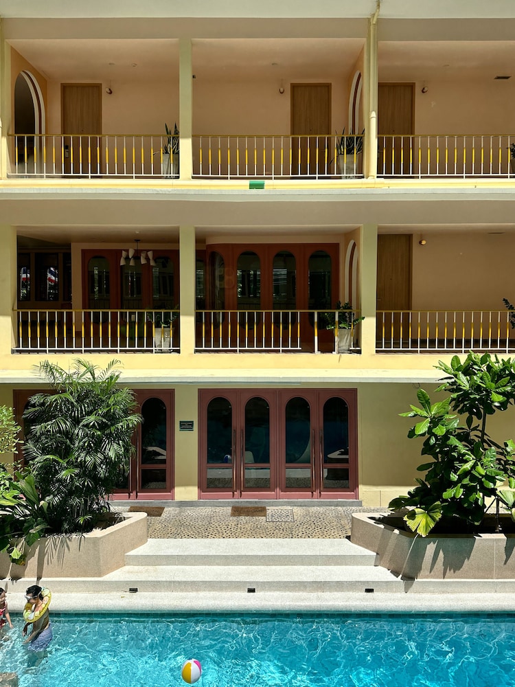 Miami Hotel Bangkok in BANGKOK