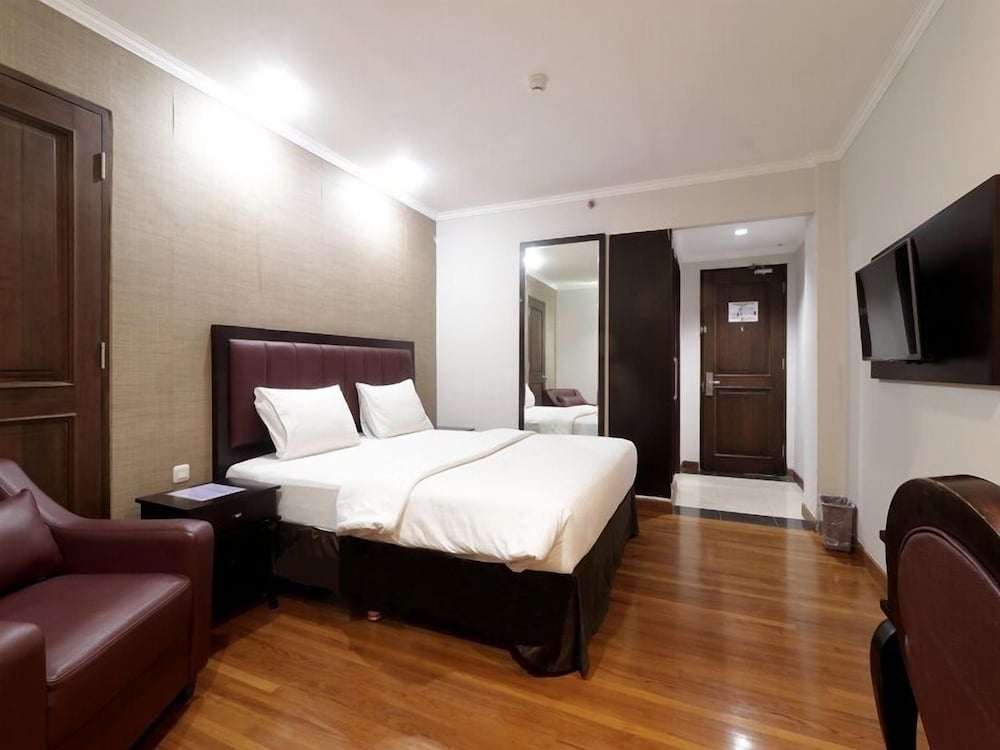 P Hotel Jakarta 8/23