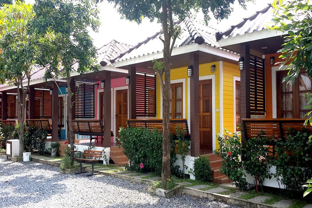 Toffee House Resort 1/47