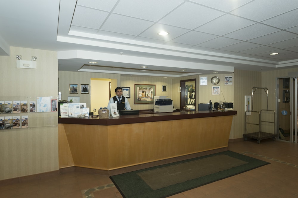 Days Inn by Wyndham Whitecourt 9/53