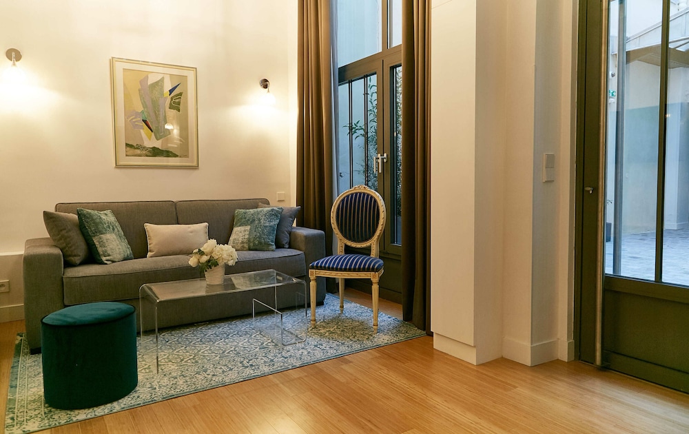 Apartments Du Louvre - Le Marais 35/50