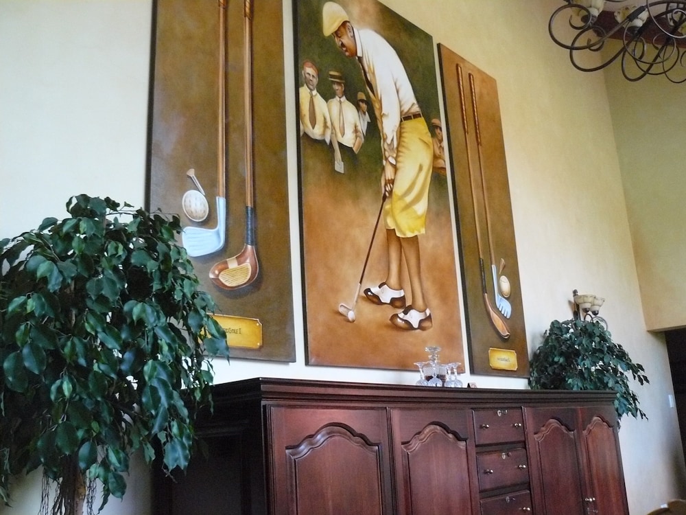 The Woodpecker Inn 6/68