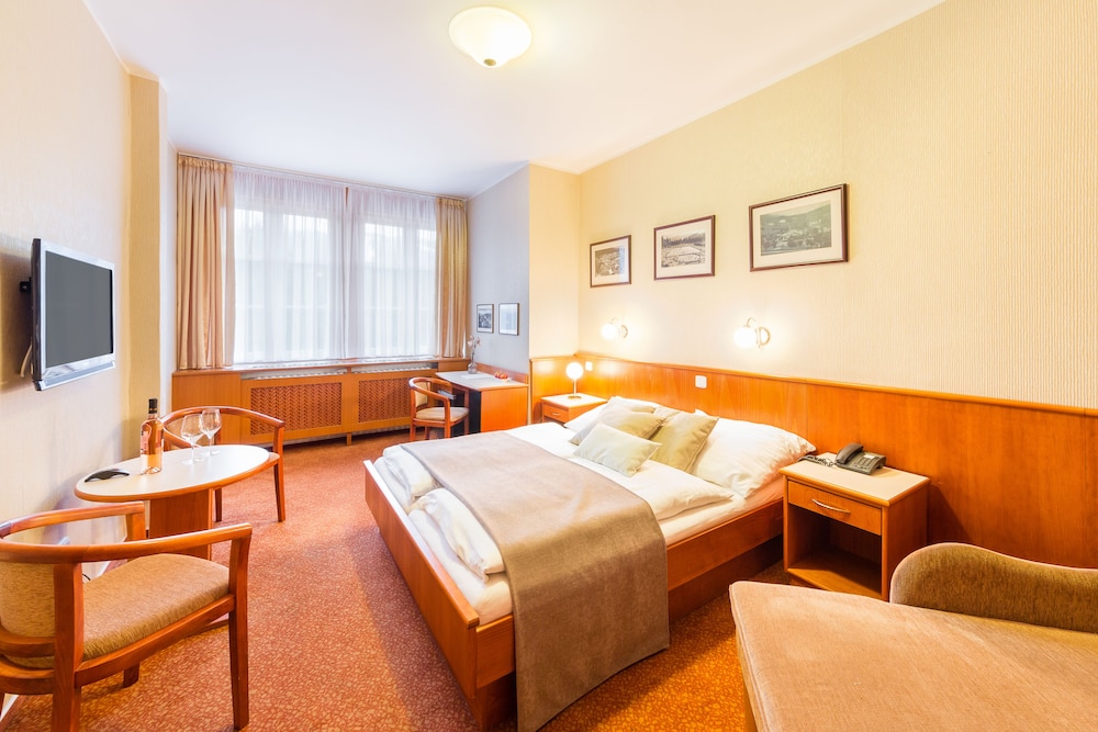 Hotel Snezka 46/68
