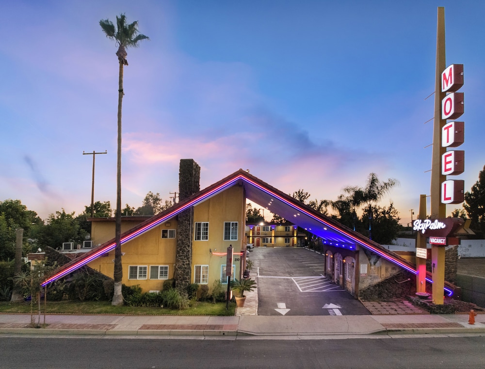 Sky Palm Motel 1/50
