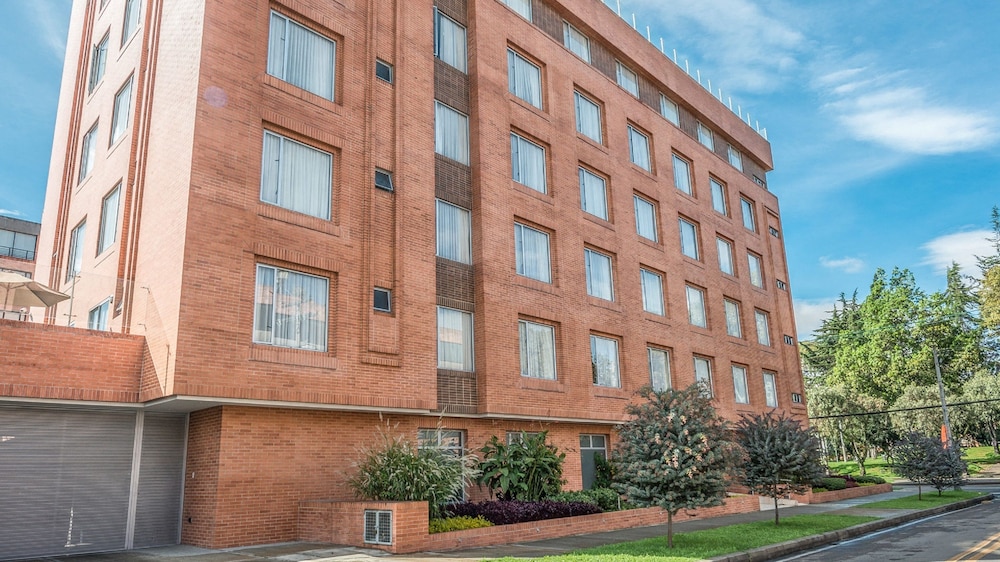 Hotel Plaza Suites 63/65