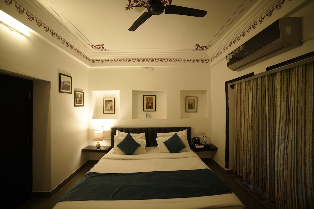 Banjara Hostels 24/50