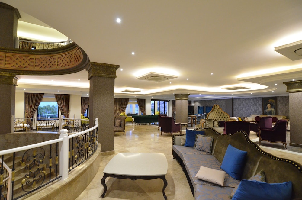 Azka Hotel 9/78