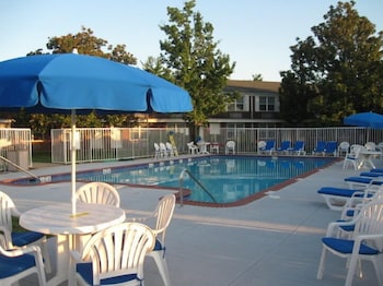 Clarion Inn Falls Church-Arlington 2/17