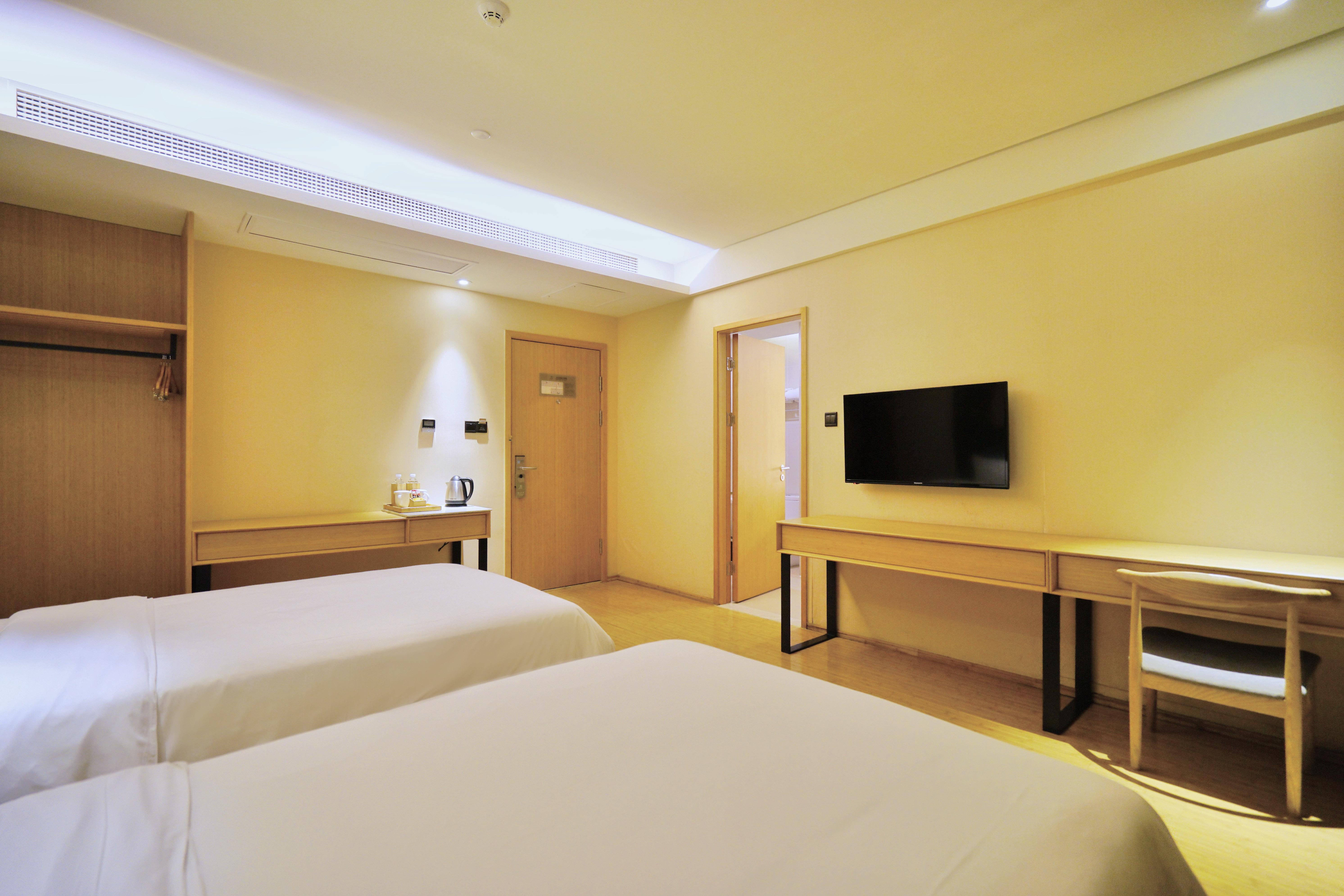 Ji Hotel (Hongqiao Airport Huqingping Road) 6/23