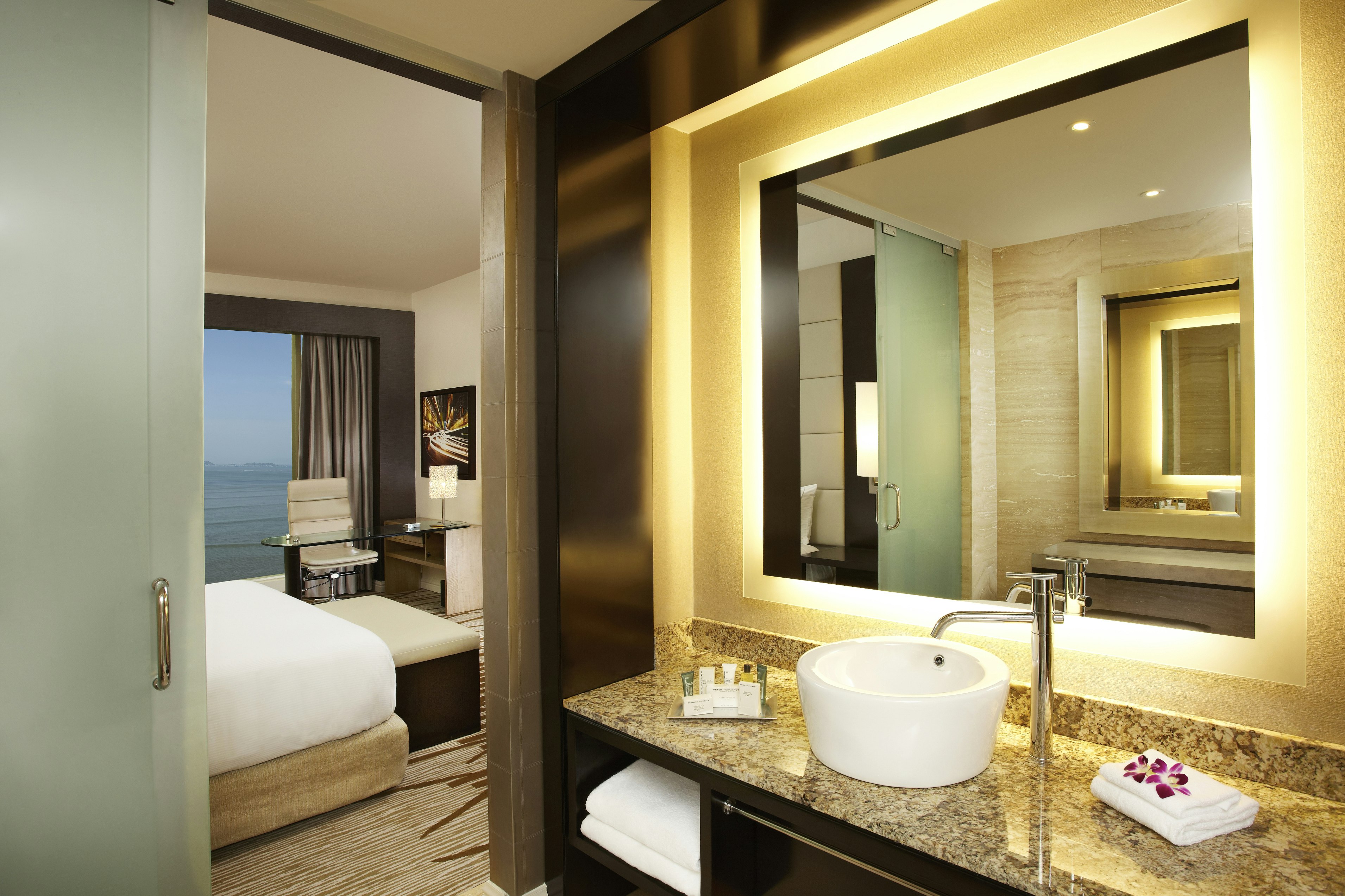 Hilton Panama 90/90