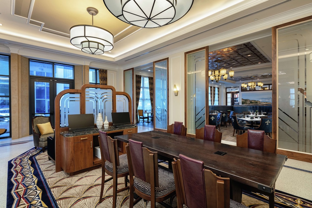 The Higgins Hotel New Orleans, Curio Collection by Hilton 71/77
