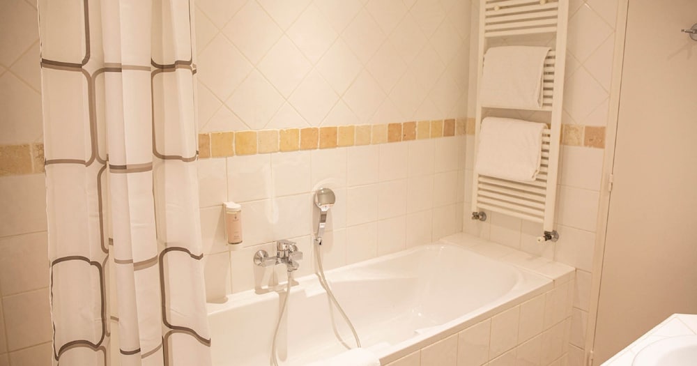 Royal Hotel Montpellier 27/47