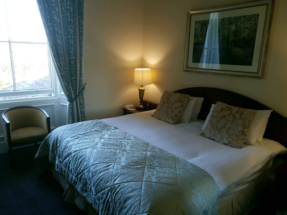 Mansfield House Hotel 8/73